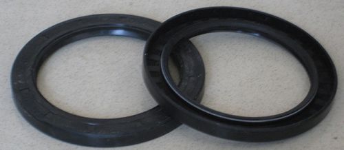 oil seal to main shaft of a pellet mill
